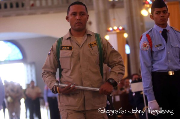 Bomberos rinden honor a la Virgen de Suyapa