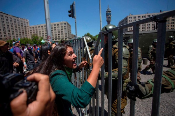 FOTOS: Chile cumple 40 días de convulsión sin lograr sacar a su gobernante