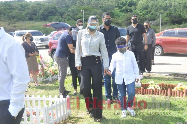 FOTOS: El desgarrador último adiós del pastor Mario Tomás Barahona