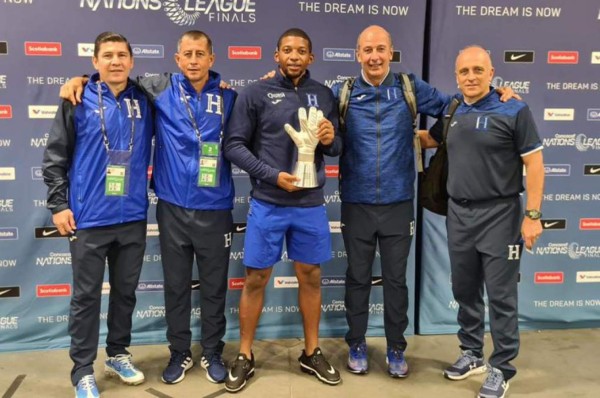 Jugadores de Honduras, orgullosos con medalla de la Nations League