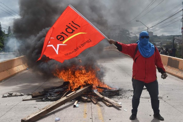 Violencia y represión en manifestación de simpatizantes de Alianza de Oposición