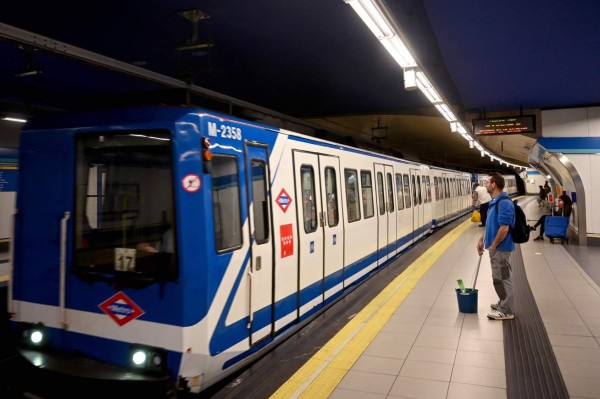 España busca el fin del confinamiento, pero repuntan muertes (FOTOS)