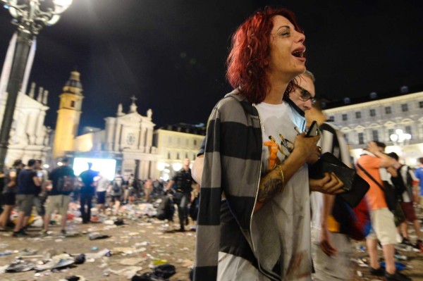 Las fotos que dejó la estampida humana en Turín