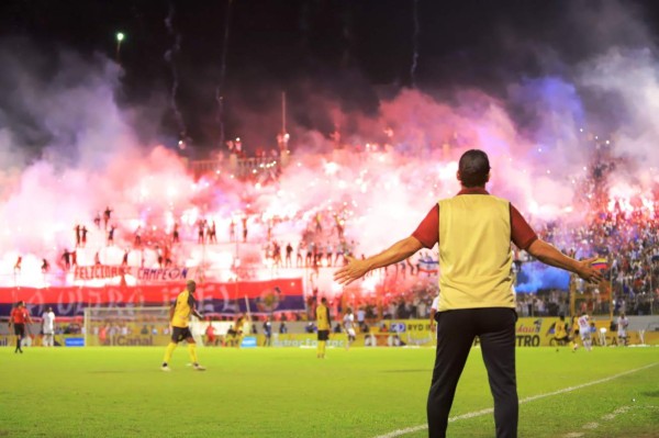 Los impresionates números que dejó Pedro Troglio en Olimpia