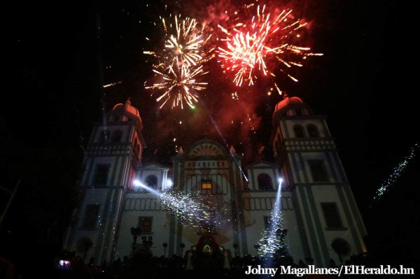 FOTOS: Extraordinaria muestra de fe y talento en la alborada en honor a la Virgen de Suyapa