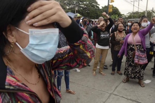 'Son seres humanos': primeras imágenes de masacre en cárcel de Guayaquil que dejó más de 68 presos muertos