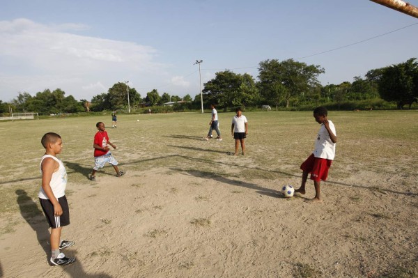 Así inició David Suazo en el fútbol antes de consolidarse en Italia