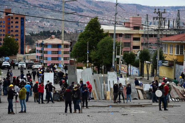 FOTOS: Buses quemados y destrozos en Bolivia tras renuncia de Evo Morales