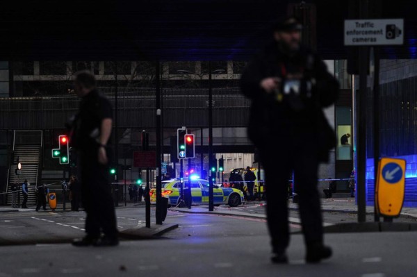 FOTOS: Zozobra en Londres tras ataque con cuchillo en emblemático puente