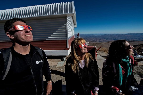 Las espectaculares imágenes que dejó el eclipse solar sudamericano 2019