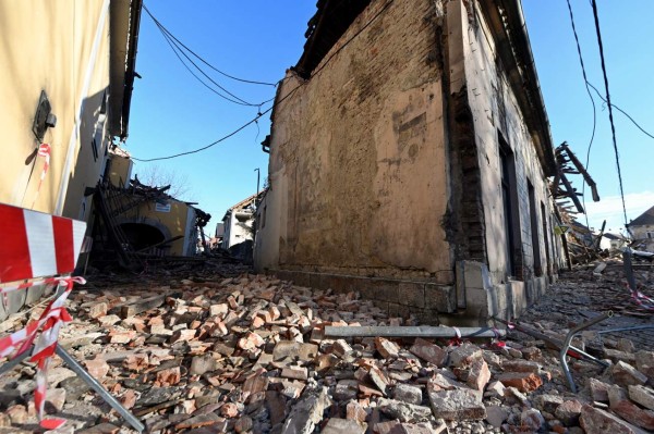 Muertos, heridos y severos daños: El saldo del potente sismo en Croacia (FOTOS)