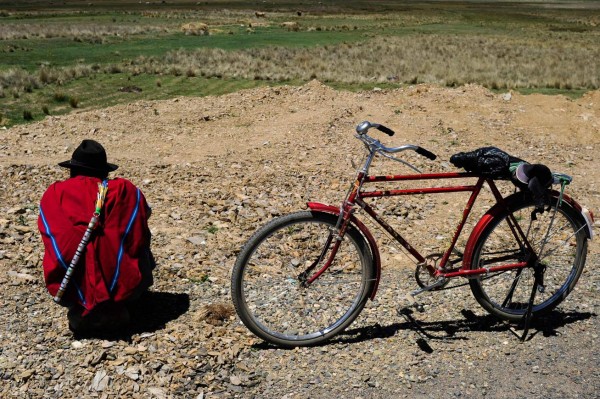 FOTOS: Ponchos Rojos, la fiel milicia aymara de Evo que rechaza transición en Bolivia