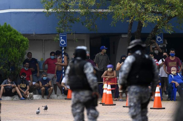 FOTOS: El Salvador y su unidad antidisturbios en centros de aislamiento