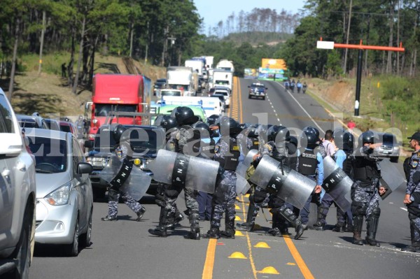 10 impactactes imágenes de la toma de peaje en Honduras