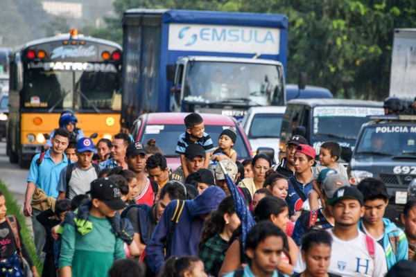 Así es la caravana de migrantes hondureños que se dirige a Estados Unidos