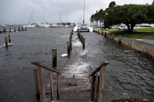 Las imágenes de una Florida azotada por el huracán Irma; ya son tres muertos