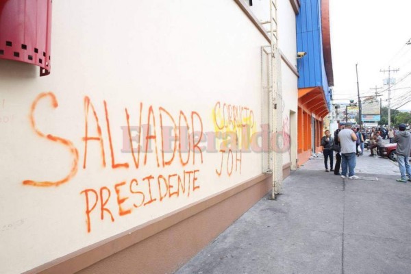 Negocios saqueados y edificios dañados dejan manifestantes de la Alianza