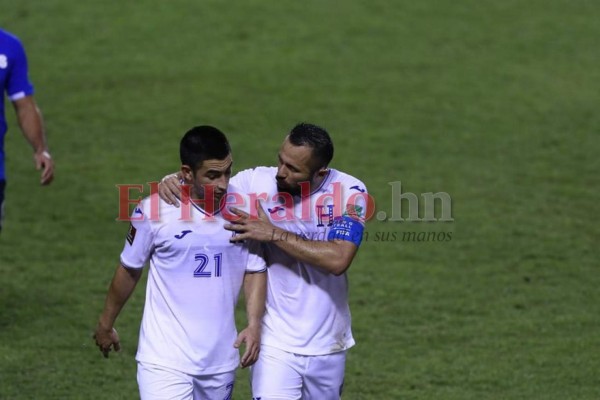 No se vio en TV: Regaños, visitas y mejores jugadas en el duelo de Honduras vs El Salvador