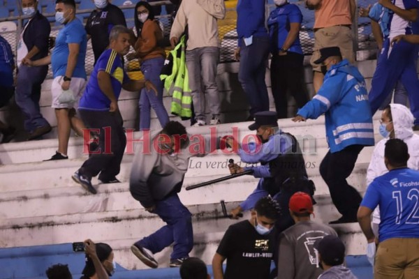 No se vio en TV: Regaños, visitas y mejores jugadas en el duelo de Honduras vs El Salvador