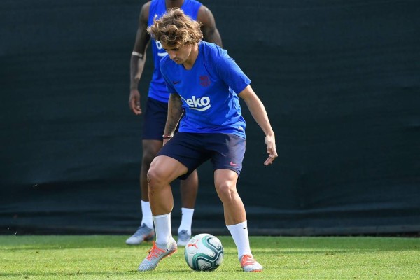 Las fotos que dejó el primer entrenamiento de Griezmann con la plantilla del Barcelona