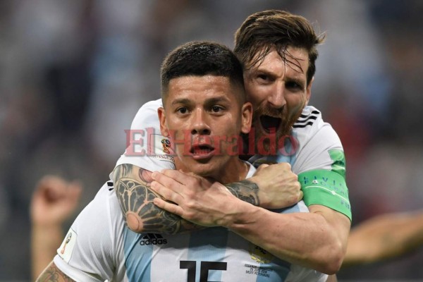 Rusia 2018: Los abrazos de Messi, Marcos Rojo y toda la selección de Argentina tras la clasificación a octavos