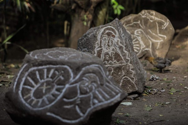 FOTOS: Artista ermitaño esculpe rocas en una montaña de Nicaragua