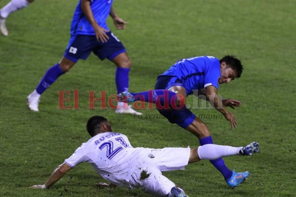 No se vio en TV: Regaños, visitas y mejores jugadas en el duelo de Honduras vs El Salvador