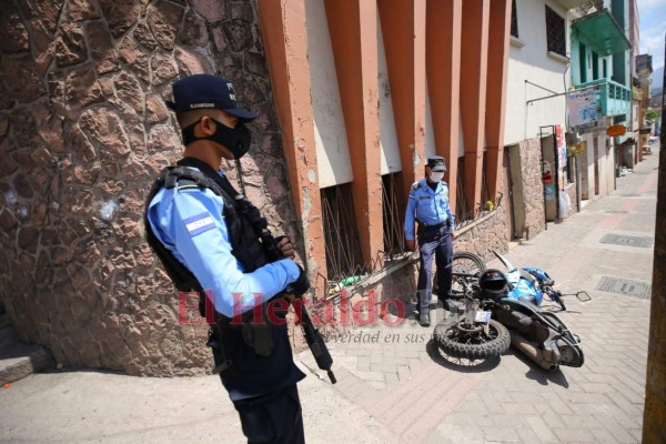 Llanto e impotencia: el asesinato de un taxista en el barrio La Hoya (Fotos)