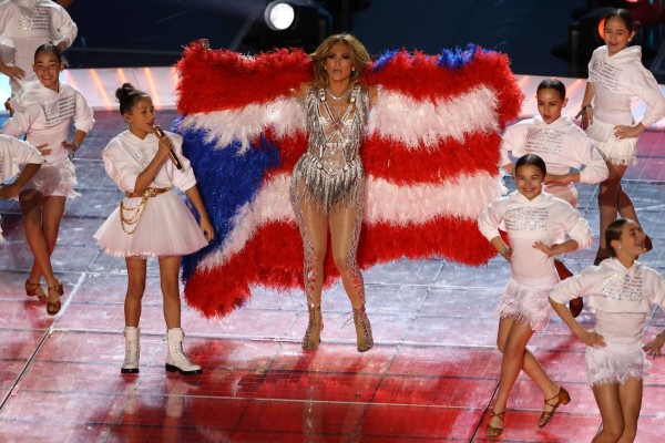 FOTOS: Hija de JLo cantó durante el show de halftime en el Super Bowl LIV