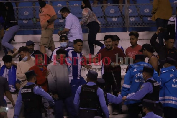 No se vio en TV: Regaños, visitas y mejores jugadas en el duelo de Honduras vs El Salvador