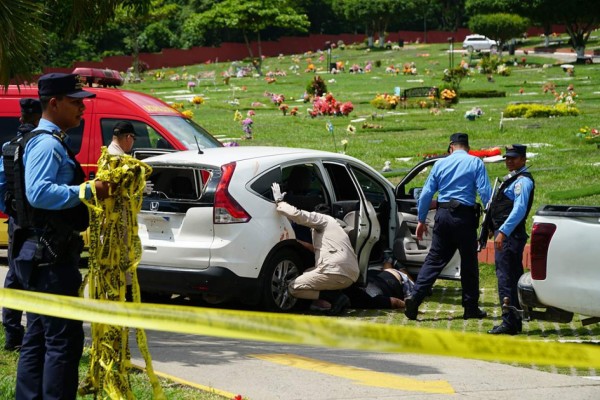 FOTOS: Así fueron los minutos previos a masacre en cementerio de SPS