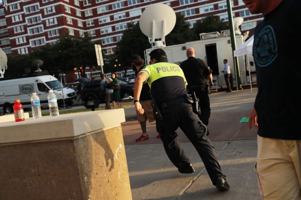 Más de 200 arrestos en EEUU en medio de tensiones entre negros y policías  