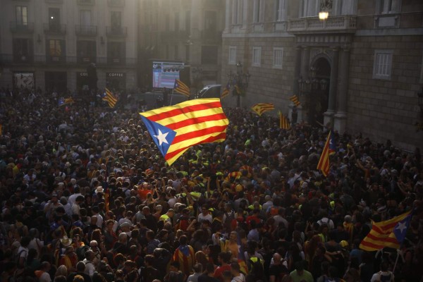 Así viven los catalanes su independencia de España, 27 días después del referéndum