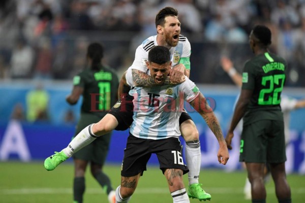 Rusia 2018: Los abrazos de Messi, Marcos Rojo y toda la selección de Argentina tras la clasificación a octavos