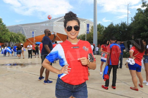 ¡Linduras! Ellas adornan el BBVA Compass en la segunda jornada de la Copa Oro