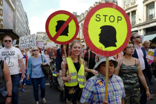 El gigantesco globo anti-Trump que se volvió viral durante las protestas en Londres (Fotos)