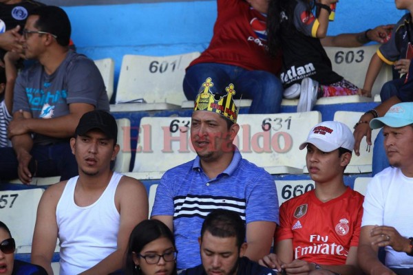 FOTOS: La hinchada infantil puso el ambientazo en el clásico Motagua vs Real España