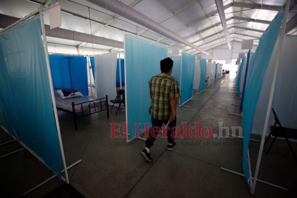 FOTOS: Últimos preparativos para abrir triaje en el Bazar del Sábado