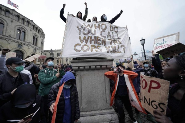 FOTOS: Negros en Europa también sufren racismo y se suman a protestas por George Floyd