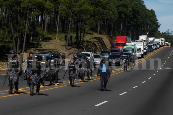 10 impactactes imágenes de la toma de peaje en Honduras