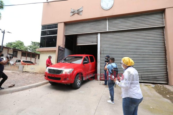 FOTOS: Con caravana dan último adiós al periodista David Romero Ellner