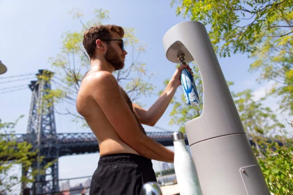 FOTOS: En ríos, balnearios o parques, estadounidenses se refrescan ante ola de calor