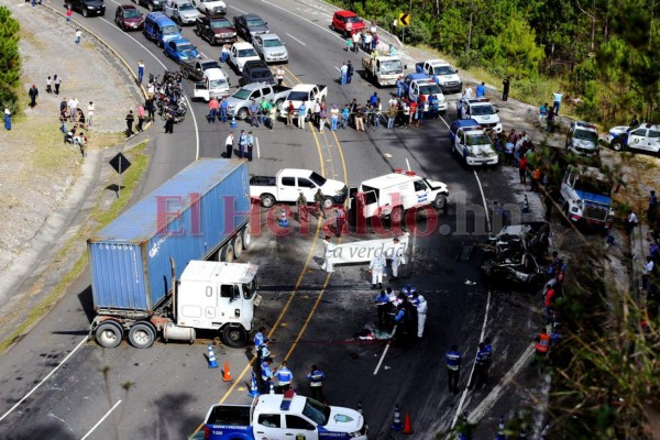 FOTOS: Entre hierros retorcidos y escombros quedaron cuerpos tras accidente en Zambrano