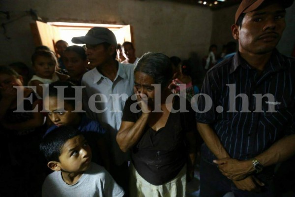 En medio del luto y el dolor, San Miguelito vela a las víctimas del accidente en la carretera al sur de Honduras