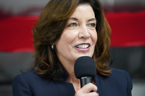 Así es Kathy Hochul, la primera mujer en convertirse en gobernadora de Nueva York