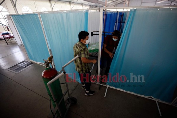 FOTOS: Últimos preparativos para abrir triaje en el Bazar del Sábado