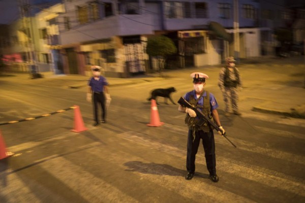 FOTOS: Crimen cae en calles de Latinoamérica en tiempos de Covid-19