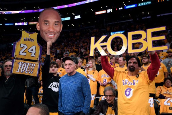 Lágrimas, aplausos y melodías: Así fue el sentido homenaje de los Lakers a Kobe Bryant