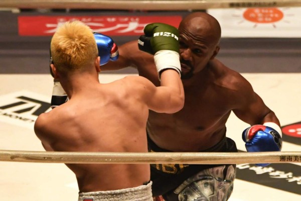 FOTOS: Así noqueó Floyd Mayweather al japonés Tenshin Nasukawa