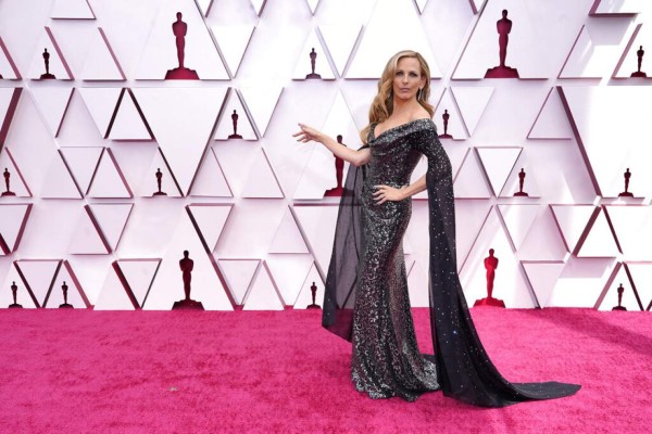 Los mejores looks de los presentadores de los Oscar 2021 (FOTOS)  